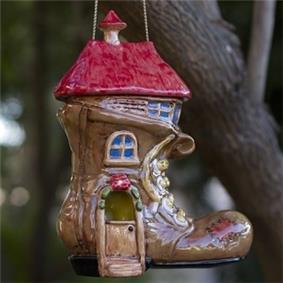 Birdhouses & Feeders