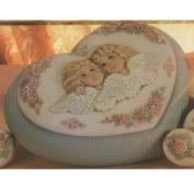 D1269-Victorian Angels Heart Box 24cm