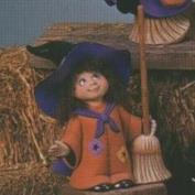 D1449 -Dress Up Witch Standing with D1451 Hat 15cm