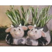 D1649 -2 Cow Heads on D1638 Fuzzy Slipper Basket 21cmW