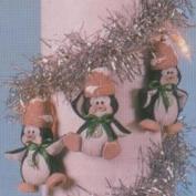 D1689- 3 Crackpot Penguin Hanging Ornaments 8cm