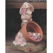 D1740 -Bunny 5cm on D1738 -Flower Pot with Pansies Dish 15cmW