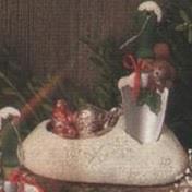 D1816-Winter Squirrel on Trowel Ornament 13cm