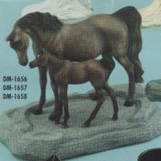 DM1656 -Mare, Foal & River Bed Base 31cmW