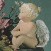S1755A-Cherub with Knees Up Hands on Knees 17cm