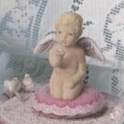 S1810-Cherub Blowing Kisses 9cm