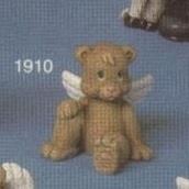 S1910-Sitting Bear with or without Wings 11cm