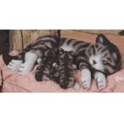 S2483- Nursing Cat with Kittens 21cm Long