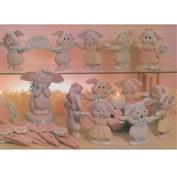 D1164 -2 Baskets & Sign 6cm for D1163 Hand in Hand Bunnies 