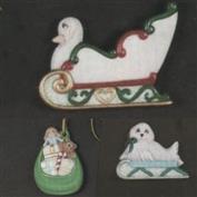 D833 -Santa Bag, Sleigh and Seal Bisque 6cm