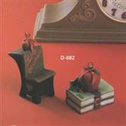 D682 -School Books & Desk Ornaments 7.5cm