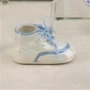 DM672 -Baby Shoe with holes for ribbon 12cm 